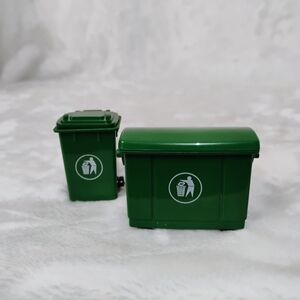 2 Miniature Dollhouse Green Recycling Trash Bin Can Wheels Mini Crafts Waste I